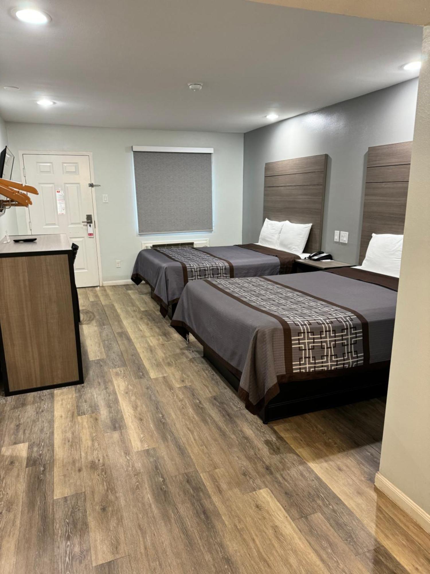 Continental Inn And Suites Nacogdoches Tx Sfa University Downtown Dış mekan fotoğraf
