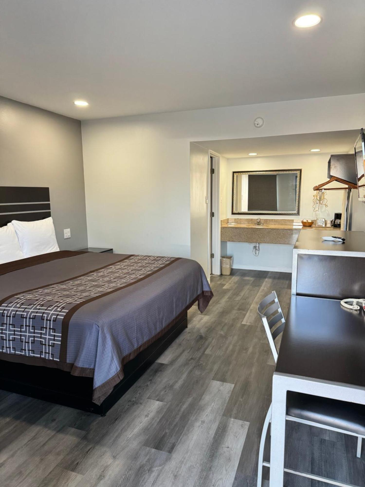 Continental Inn And Suites Nacogdoches Tx Sfa University Downtown Dış mekan fotoğraf