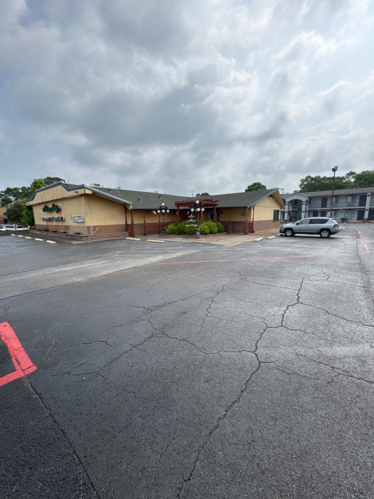 Continental Inn And Suites Nacogdoches Tx Sfa University Downtown Dış mekan fotoğraf